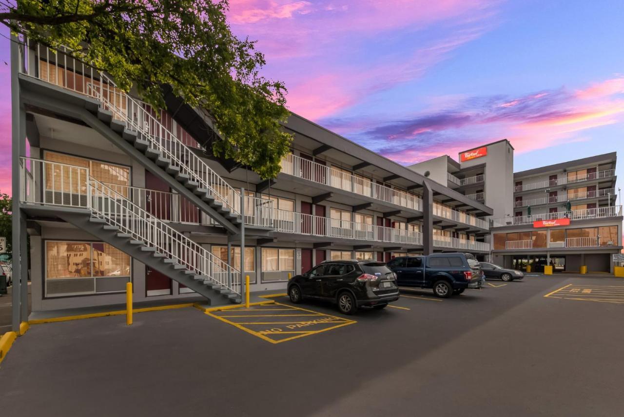 Motel Red Roof Plus & - Seaside 3*